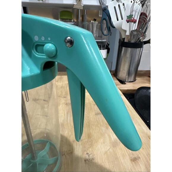 Pampered Chef Batter Mixer and Dispenser 100082 * - Picture 9 of 11